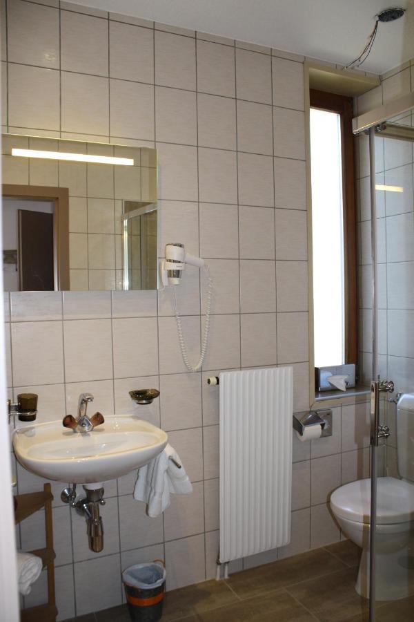 Hotel De La Gare モンテー エクステリア 写真