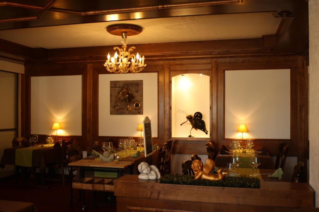 Hotel De La Gare モンテー エクステリア 写真