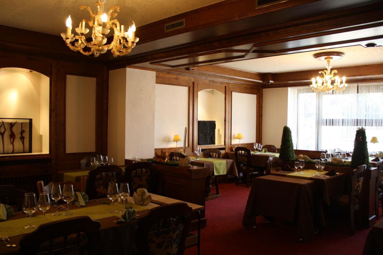 Hotel De La Gare モンテー エクステリア 写真